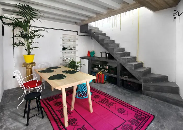 Nyaraló Sterna Artists Emboriósz