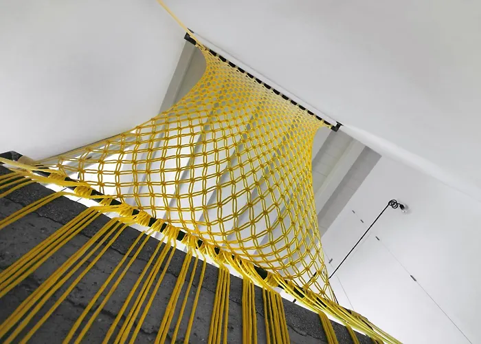 Sterna Artists Nyaraló Emboriósz