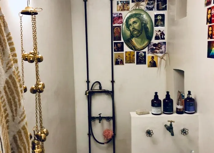 Sterna Artists Emboriósz